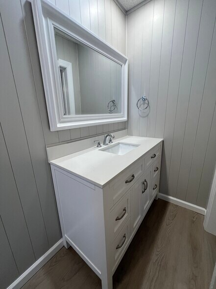 Building Photo - 211 Spring St