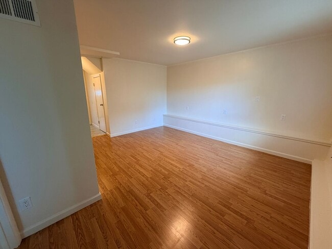 Building Photo - Charming Single Family House Across from McLaren Park
