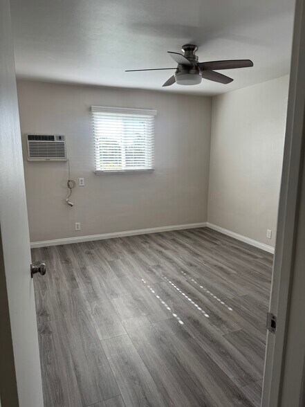 1st bedroom - 844 N Vine Ave
