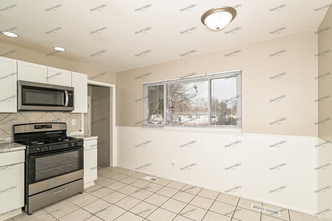 Building Photo - 1415 Boulder Dr