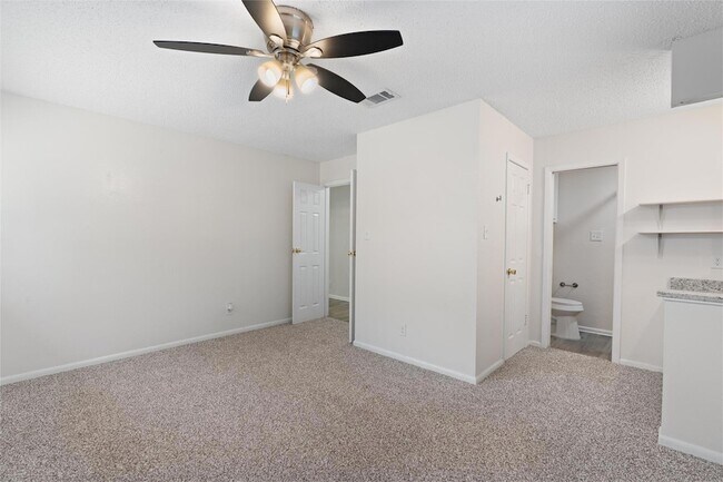 Building Photo - 325 Heartwood Dr