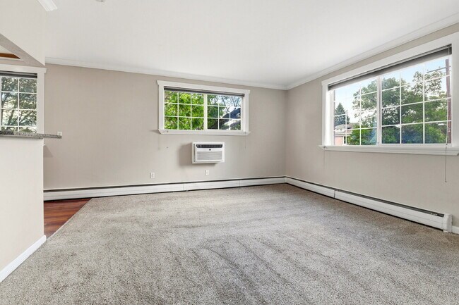 Building Photo - $1,220.95 with $300 off the first month's rent, 1 Bed - 1 Bath, Condo in Denver with Onsite Laundry!