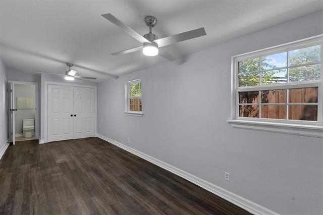 Building Photo - 3022 Shorewood Dr