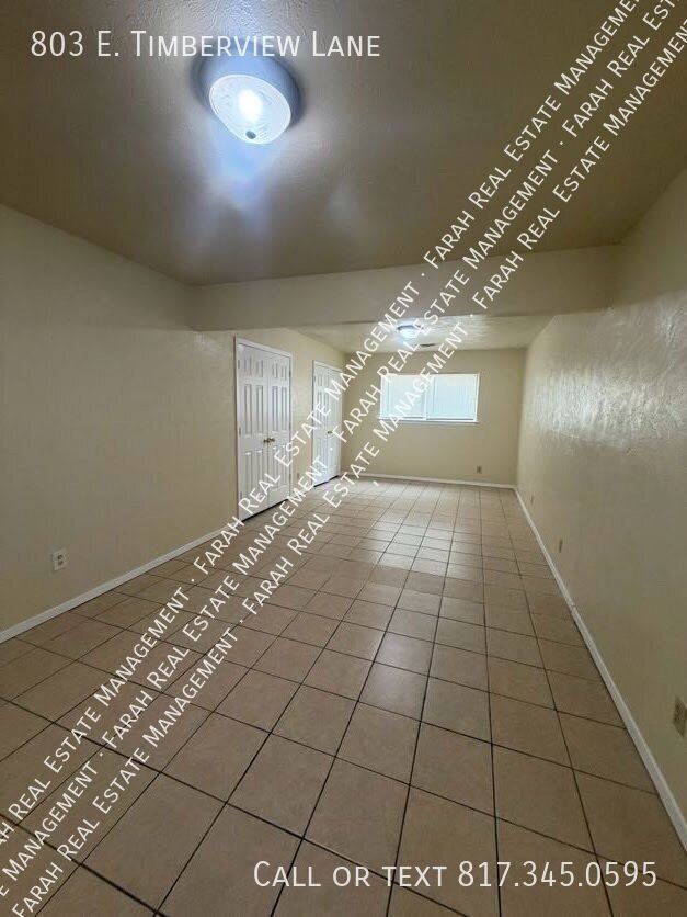 Building Photo - 803 E Timberview Ln