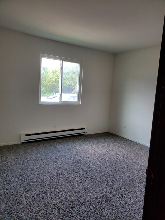 Remember big bedrooms - 1023 Shagbark Ct