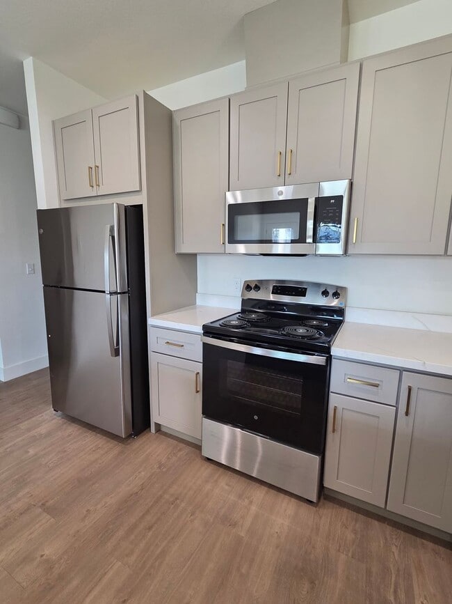 Building Photo - Brand New Build on Old Alturas - ALL Electric with City of Redding Solar!