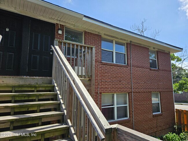 Building Photo - 3005 Walton St