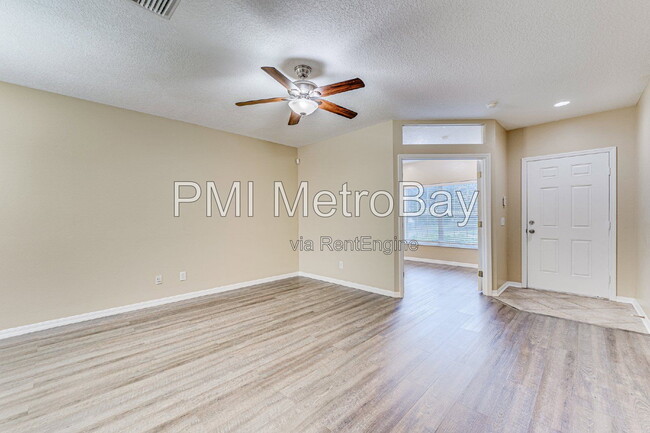 Building Photo - 15706 Fishhawk Falls Dr