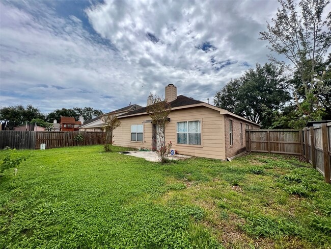 Building Photo - 9803 Hallmark Ln
