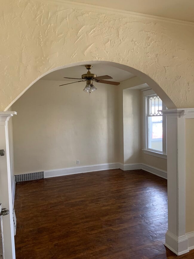 Building Photo - 1659 S 58th St