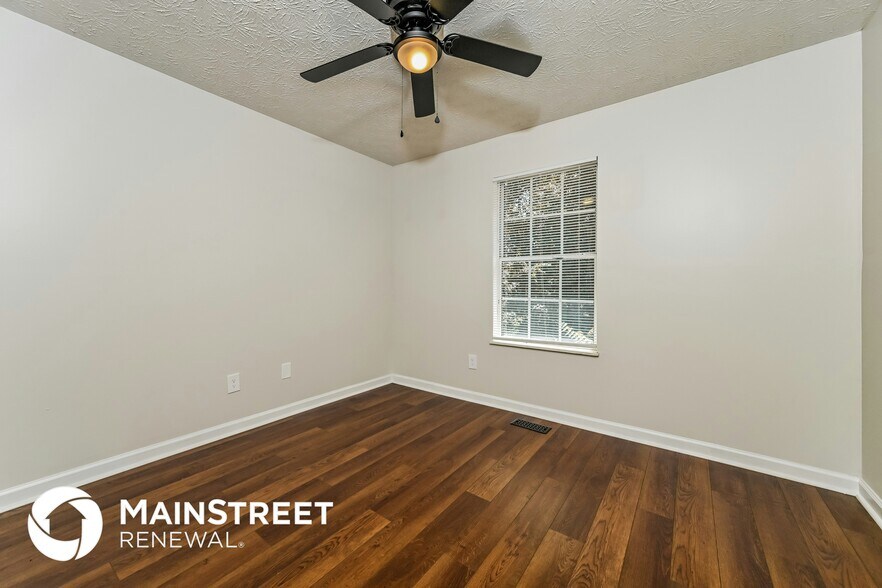 Building Photo - 8244 Oak Terrace Ln