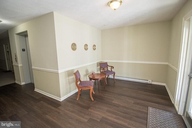 Building Photo - 45522 Westmeath Way
