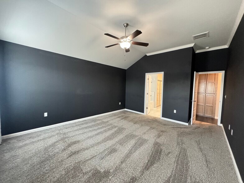 Building Photo - 9104 SW 47th St