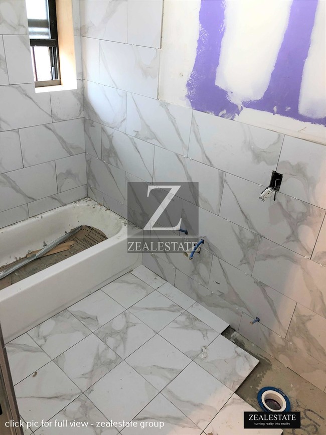 Building Photo - 2472 3rd Avenue