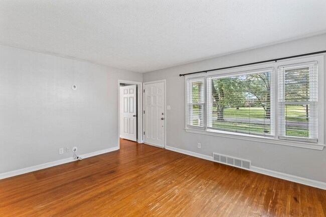 Building Photo - 4227 Hillbrook Dr