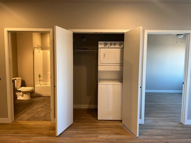 Building Photo - JP Place