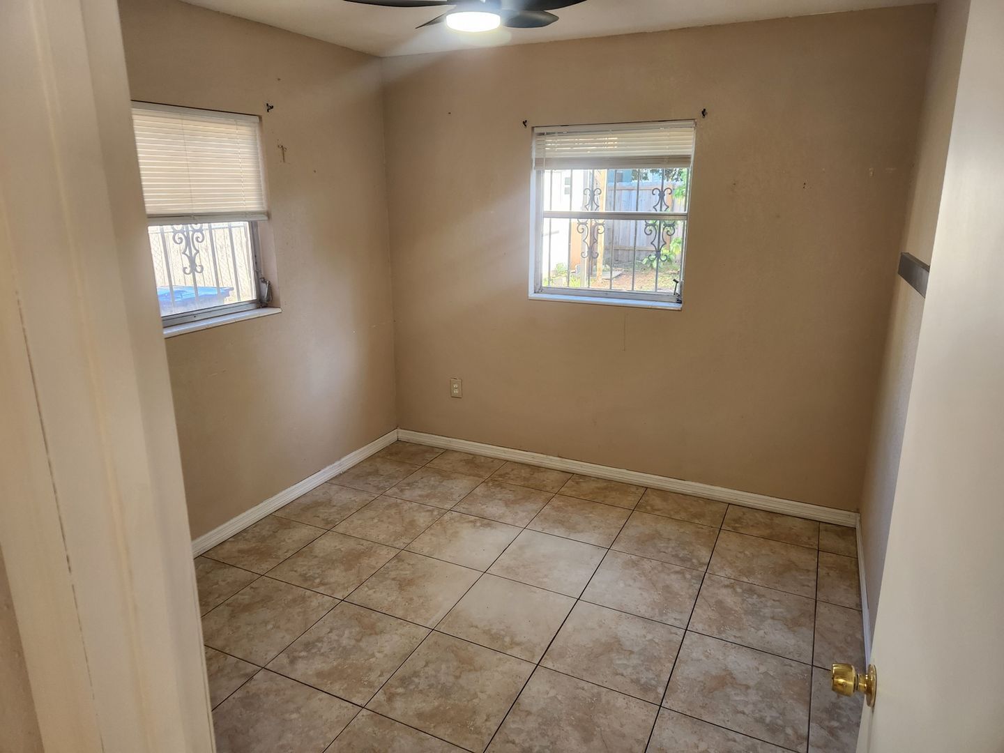 Building Photo - 3312 W St Louis St