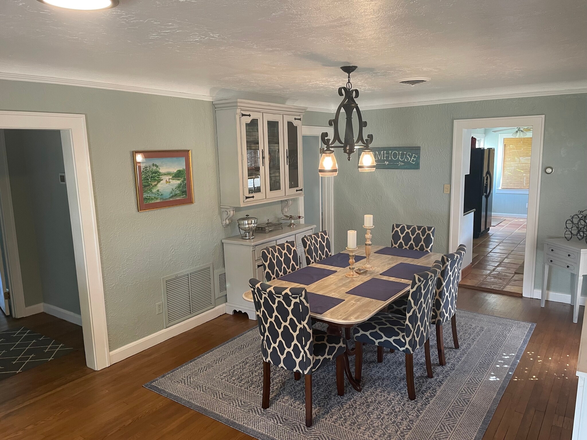 Building Photo - 107 E Melbourne Ave