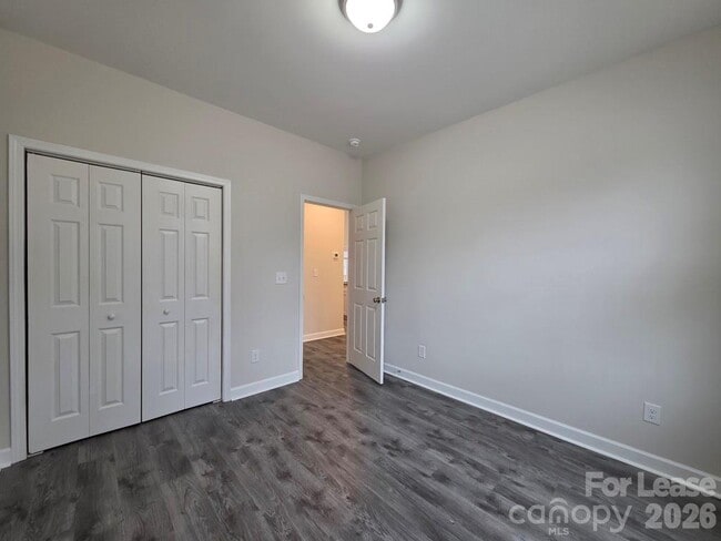 Building Photo - 215 Division Ave