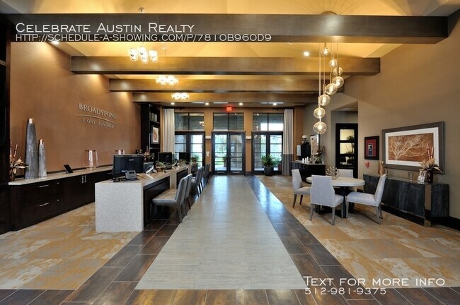 Building Photo - Broadstone 8100