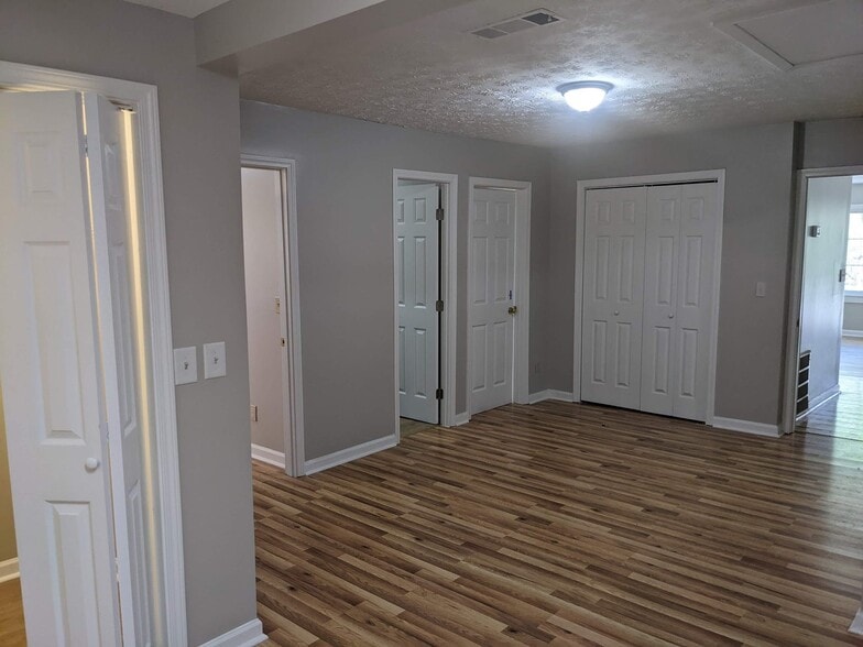 Building Photo - 6339B Gaines Ferry Rd