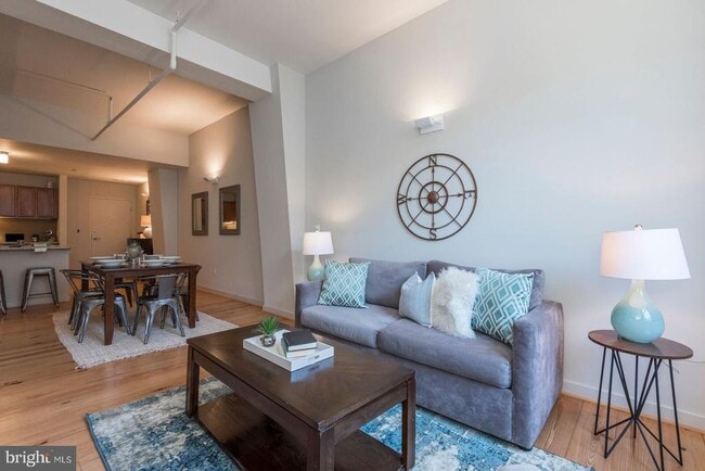 Building Photo - 1200 Walnut St