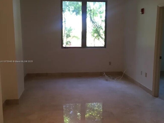Building Photo - 2630 SW 28th St