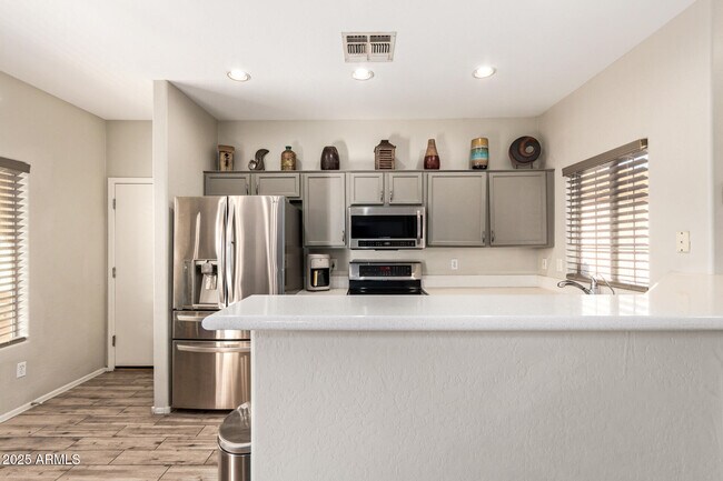 Building Photo - 2052 N Holguin Way