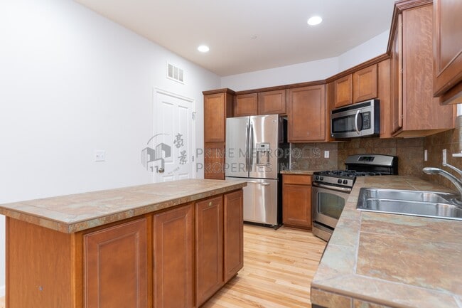 Building Photo - 8322 137th Ct NE