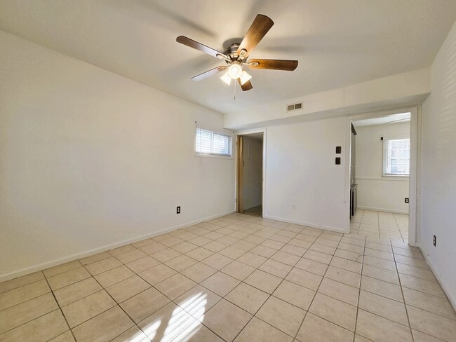 Building Photo - Traditional 4 bedroom cape in Staples Mill and Libbie Road corridor.