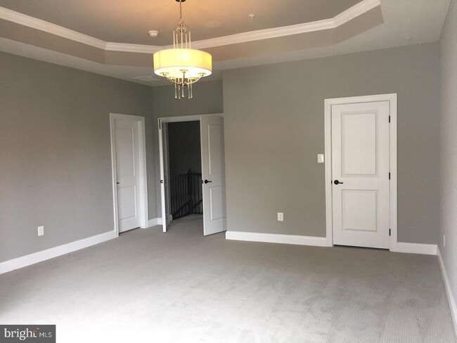 Building Photo - 6489 Jack Linton Dr N