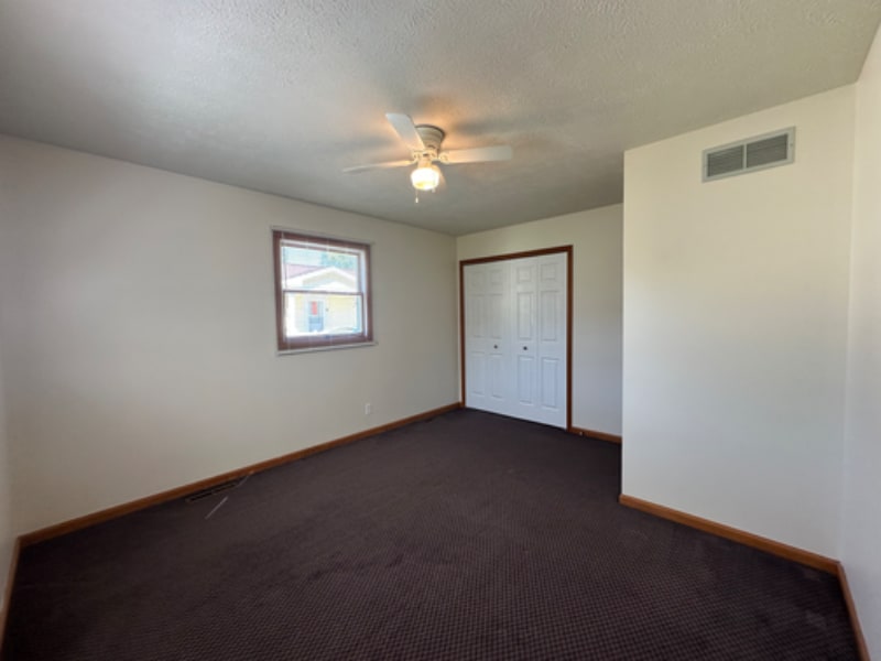 Building Photo - 505 S Apple Rd