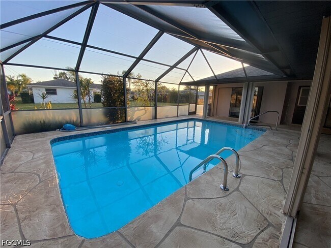 Building Photo - 534 SE 34th Terrace