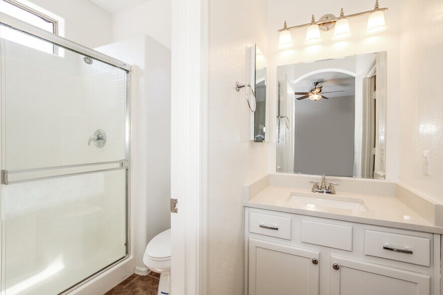 Building Photo - 8413 W Sonora St