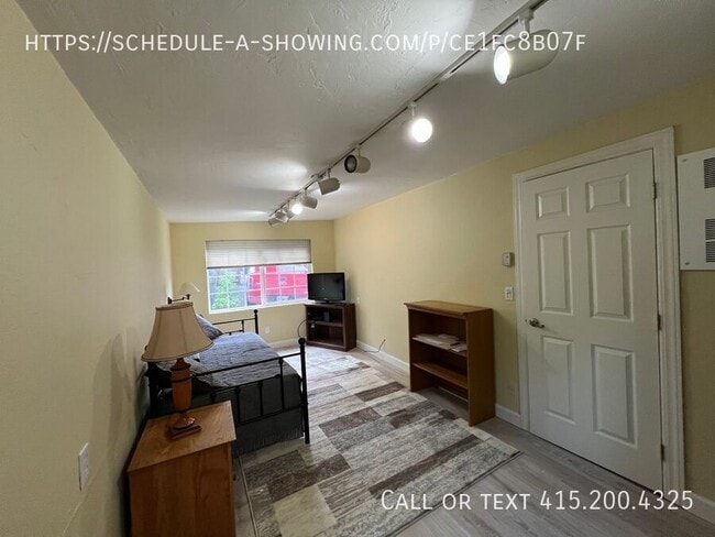 Building Photo - 6 Kittiwake Rd