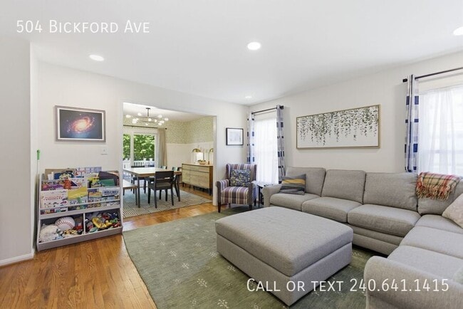 Building Photo - 504 Bickford Ave