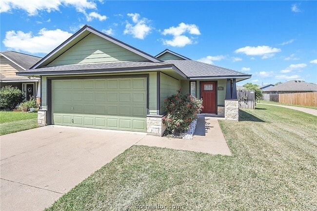 Building Photo - 916 Crested Point Dr