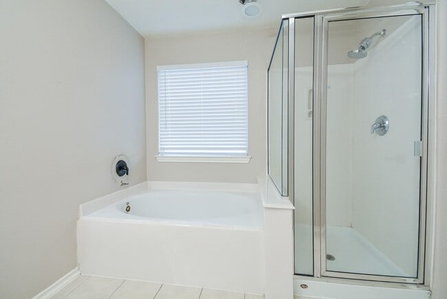 Building Photo - 6058 Shelbourne Park Ln