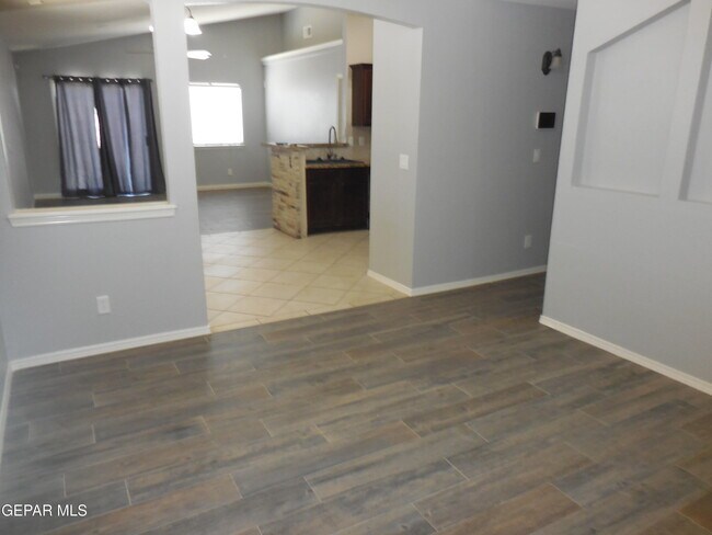 Building Photo - 14301 Desert Orchid Dr