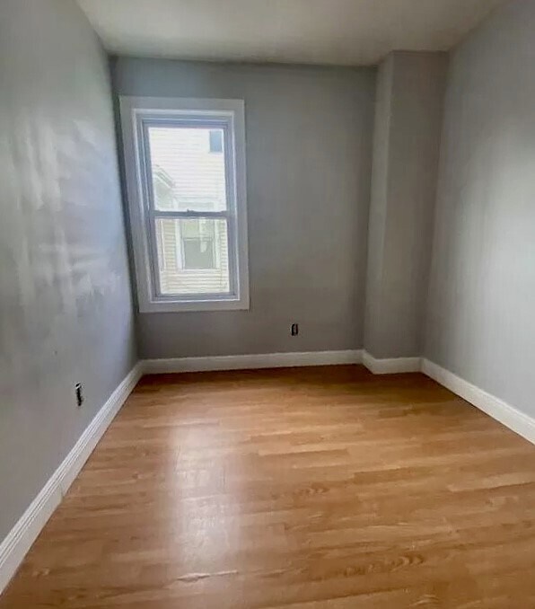 Building Photo - 329 Plainfield St