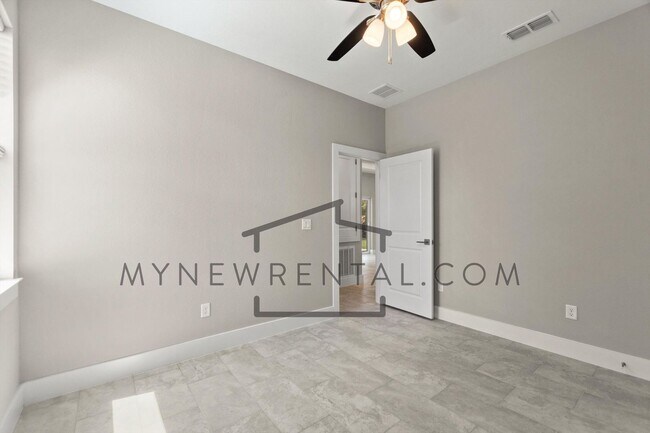 Building Photo - 2241 Nordendale Blvd