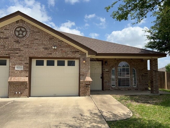 Building Photo - 4701 Autumn Valley Dr