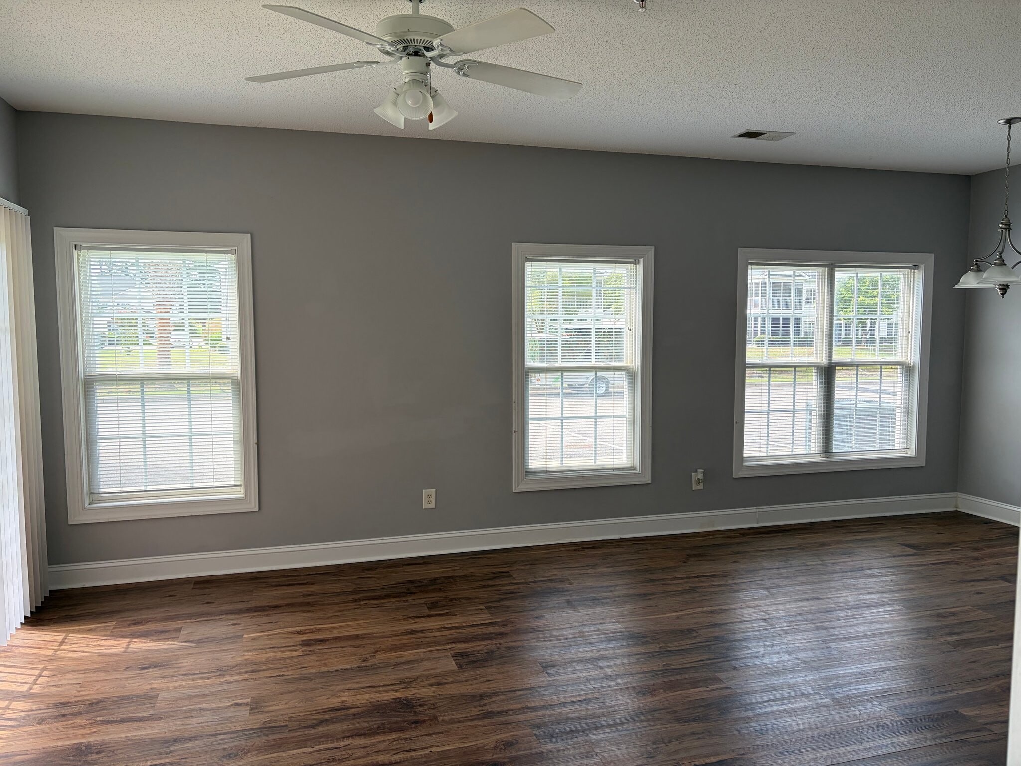 Building Photo - 5034 Belleglen Ct