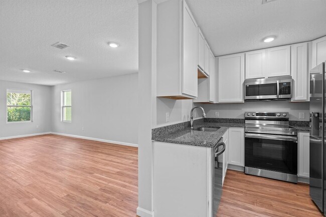 Building Photo - 790 S Rodriquez St