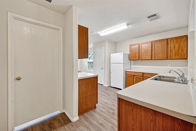 Building Photo - 19119 Yaupon Ranch Dr