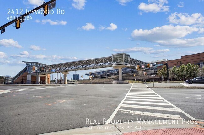 Building Photo - 2412 Ivywood Rd