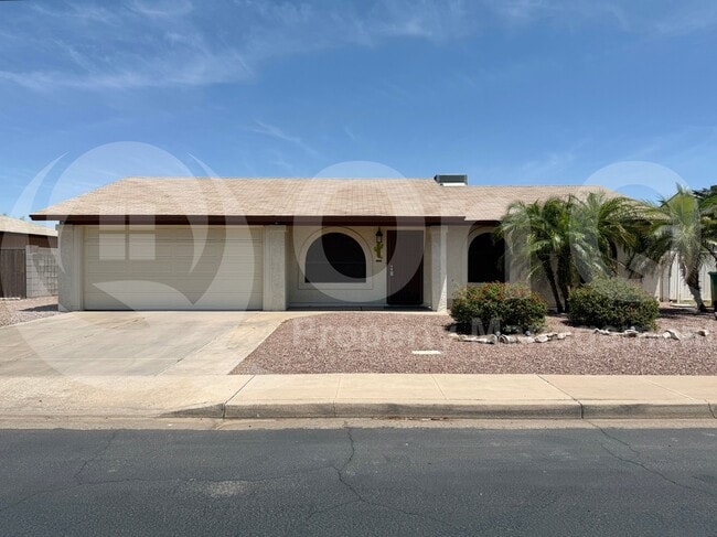 Primary Photo - 2862 E Dolphin Ave