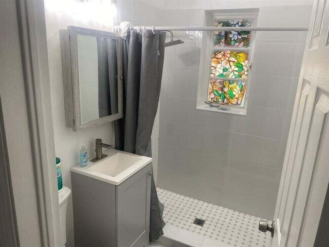 Building Photo - 538 SW 7th St