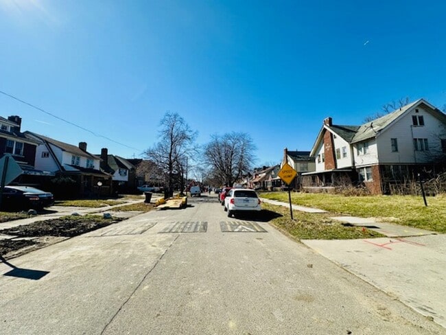Building Photo - Lease_ Fully Remodeled 3 Bedroom 1 1/2 Bath Welcome Section 8 Call 313-429-3244
