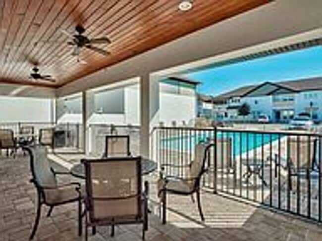Building Photo - NEW 3B/2.5B Destin Oaks TOWNHOME available...